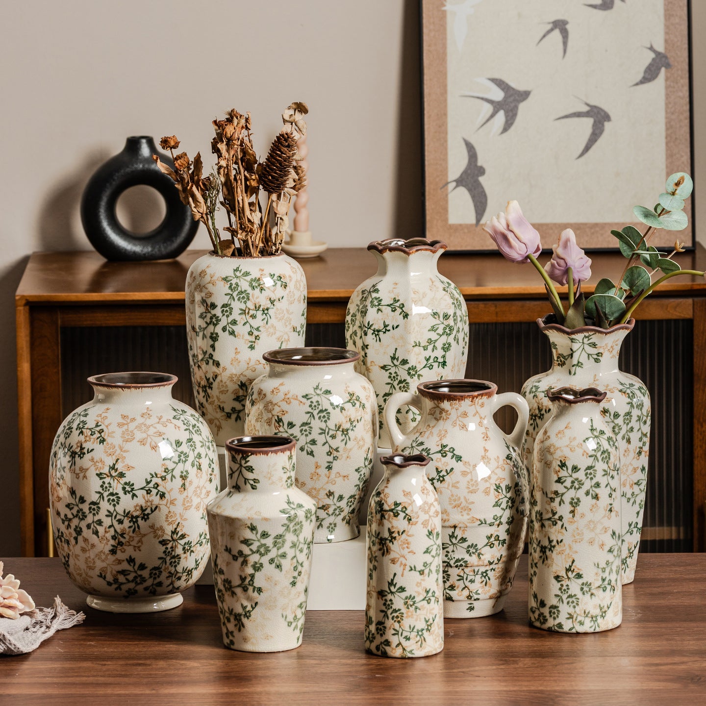 Retro Crackle Glazed Ceramic Flower Vase — Vintage Floral Pattern (20cm)