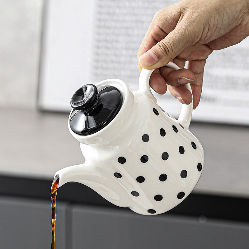 Minimalist Ceramic Teapot — Black Heart & Polka Dot Pattern with Glossy Black Lid (450ml)
