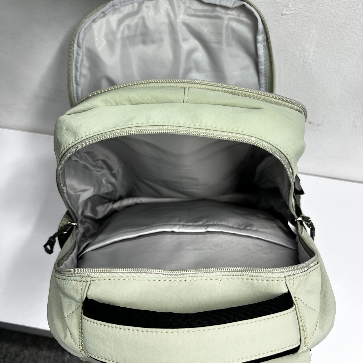 Forest Light Weight Multi-Pocket Backpack (Beige)