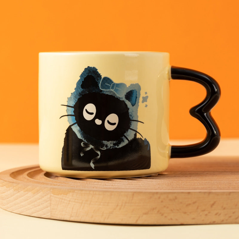Whimsical Black Cat Ceramic Mug Gift Set — Cute Pastel Yellow Cup with Wavy Handle, Lid & Silver Spoon (Premium Yellow Gift Box)