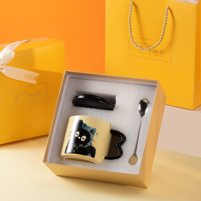 Whimsical Black Cat Ceramic Mug Gift Set — Cute Pastel Yellow Cup with Wavy Handle, Lid & Silver Spoon (Premium Yellow Gift Box)