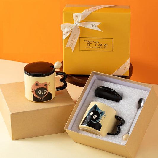 Whimsical Black Cat Ceramic Mug Gift Set — Cute Pastel Yellow Cup with Wavy Handle, Lid & Silver Spoon (Premium Yellow Gift Box)