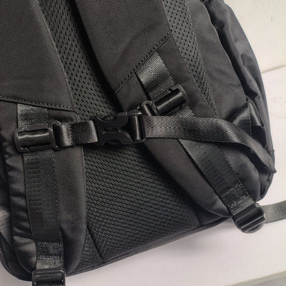LATIN SHEEP Modern Multi-Layered Backpack (Black)