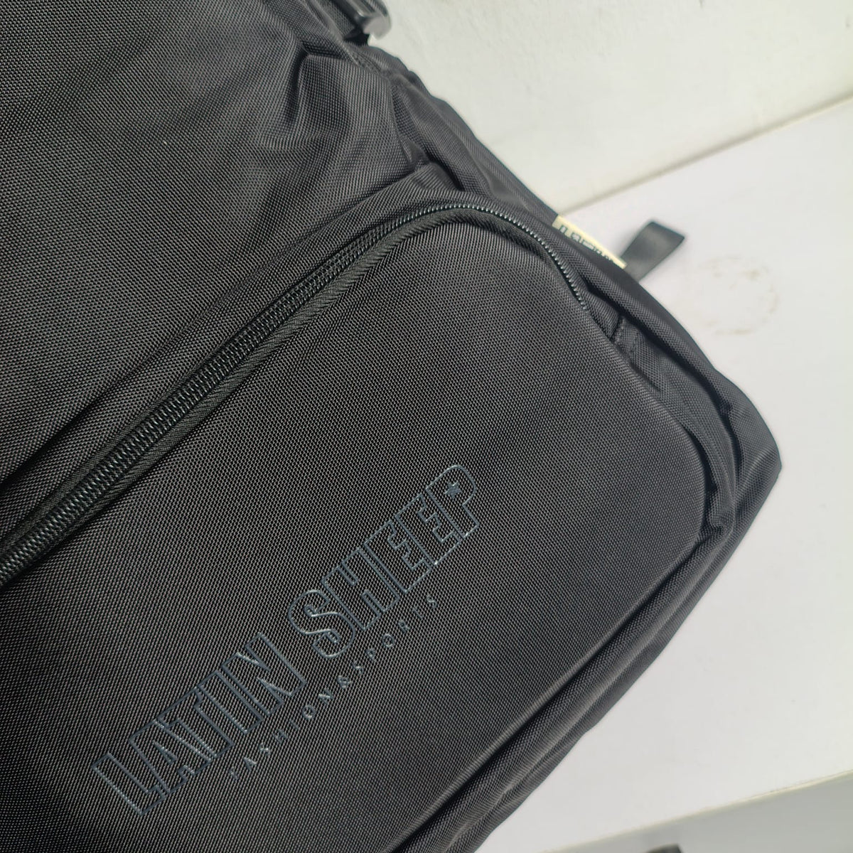 LATIN SHEEP Modern Multi-Layered Backpack (Black)