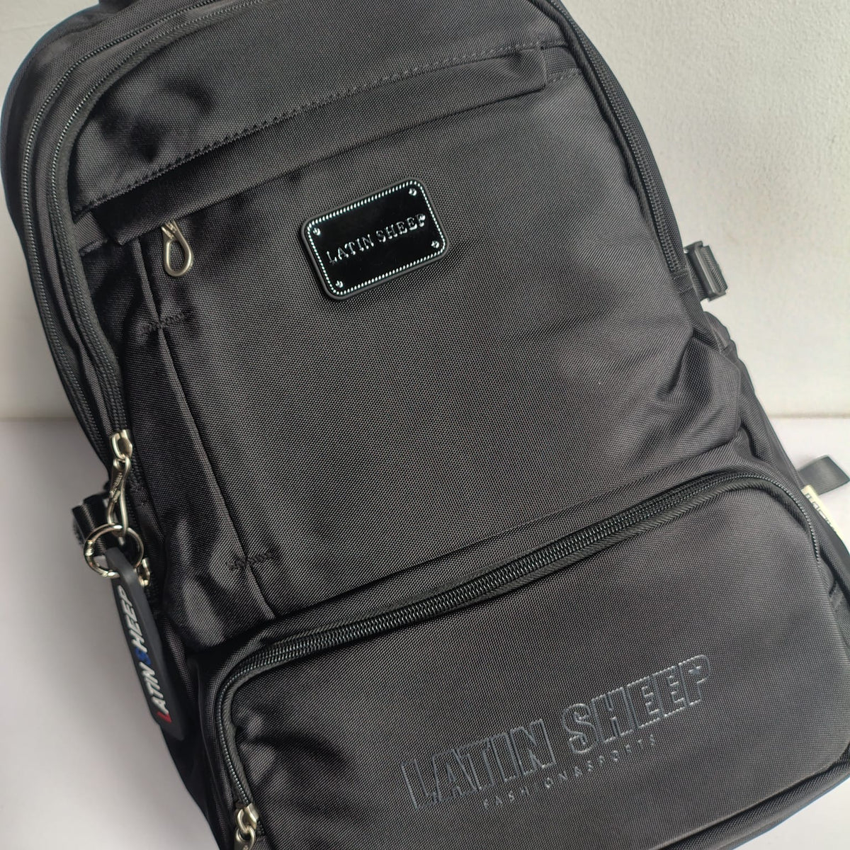 LATIN SHEEP Modern Multi-Layered Backpack (Black)