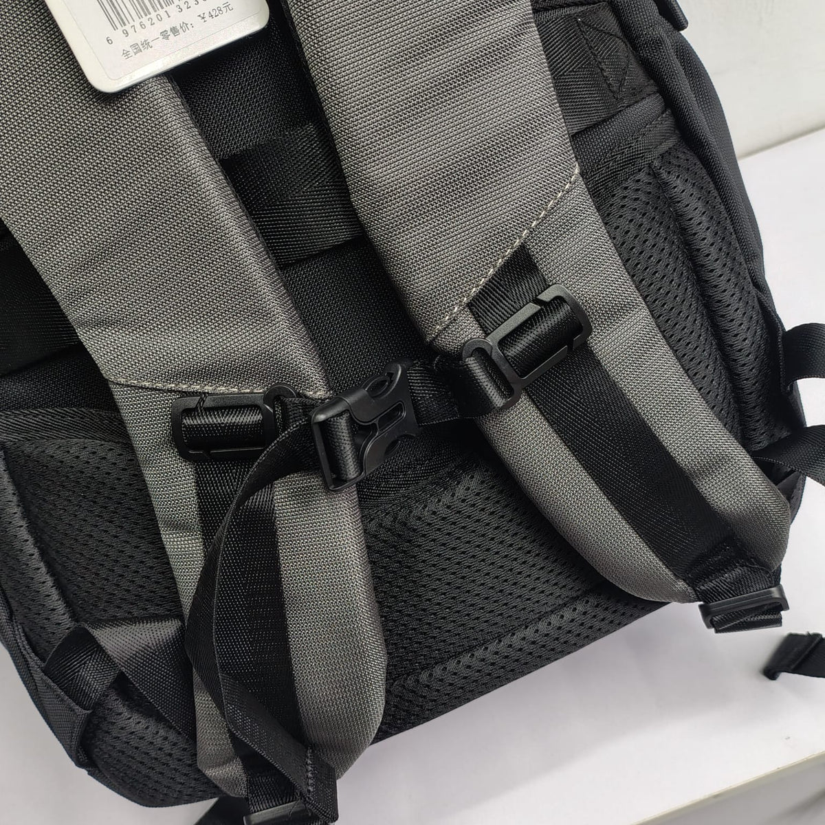 LATIN SHEEP Modern Casual Classic Backpack (Grey)