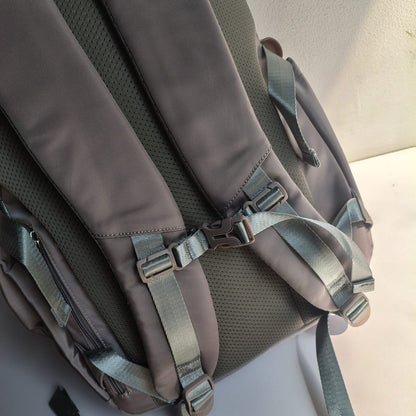 LATIN SHEEP Modern Multi-Layered Backpack (Grey)