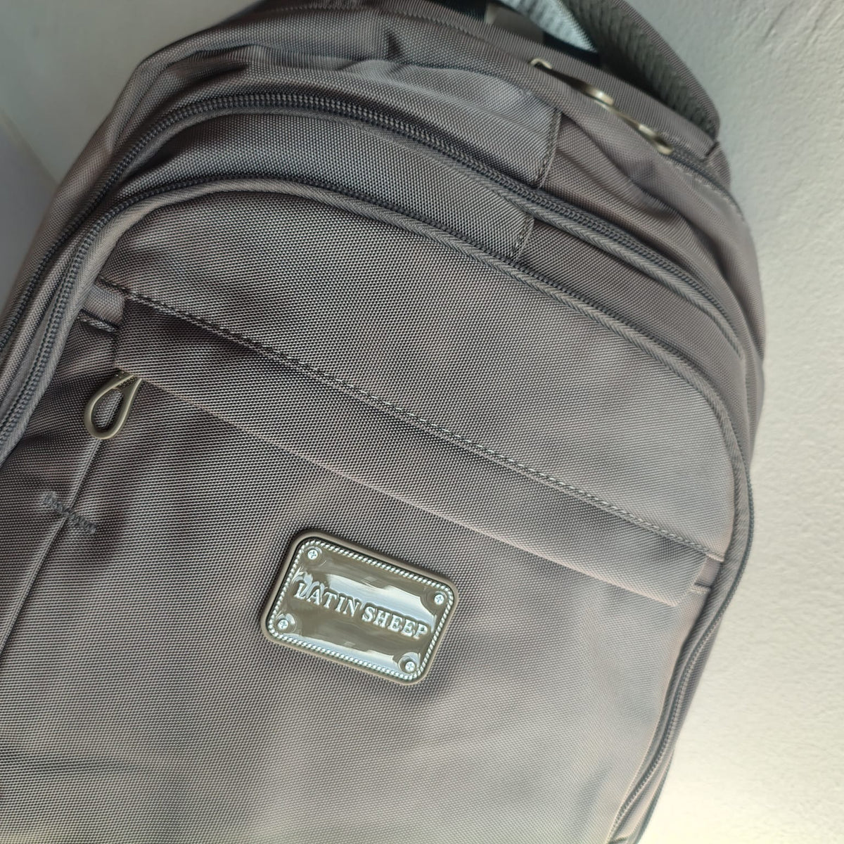 LATIN SHEEP Modern Multi-Layered Backpack (Grey)