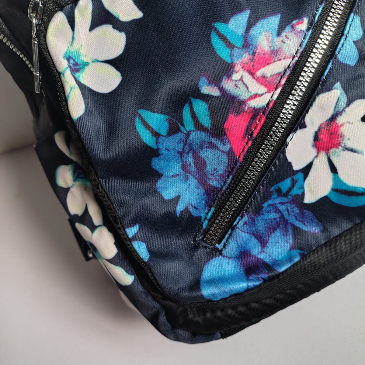 Vibrant Floral Print Women’s Black Fashion Backpack